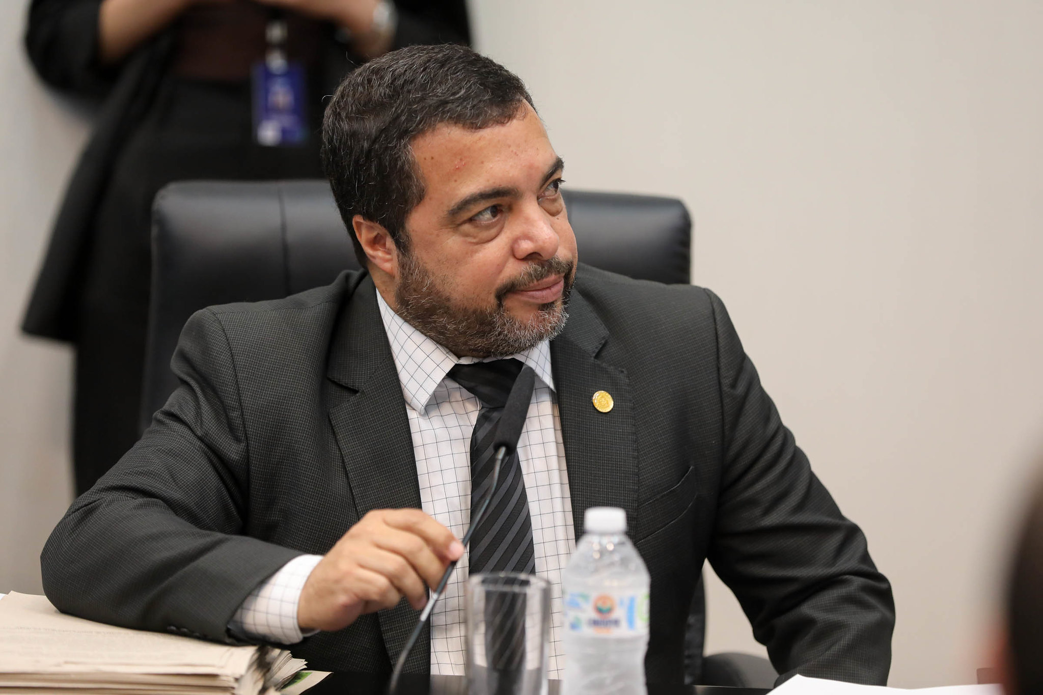 Marcolino: voto para considerar contas irregulares<a style='float:right;color:#ccc' href='https://www3.al.sp.gov.br/repositorio/noticia/N-12-2025/fg358229.jpg' target=_blank><i class='bi bi-zoom-in'></i> Clique para ver a imagem </a>