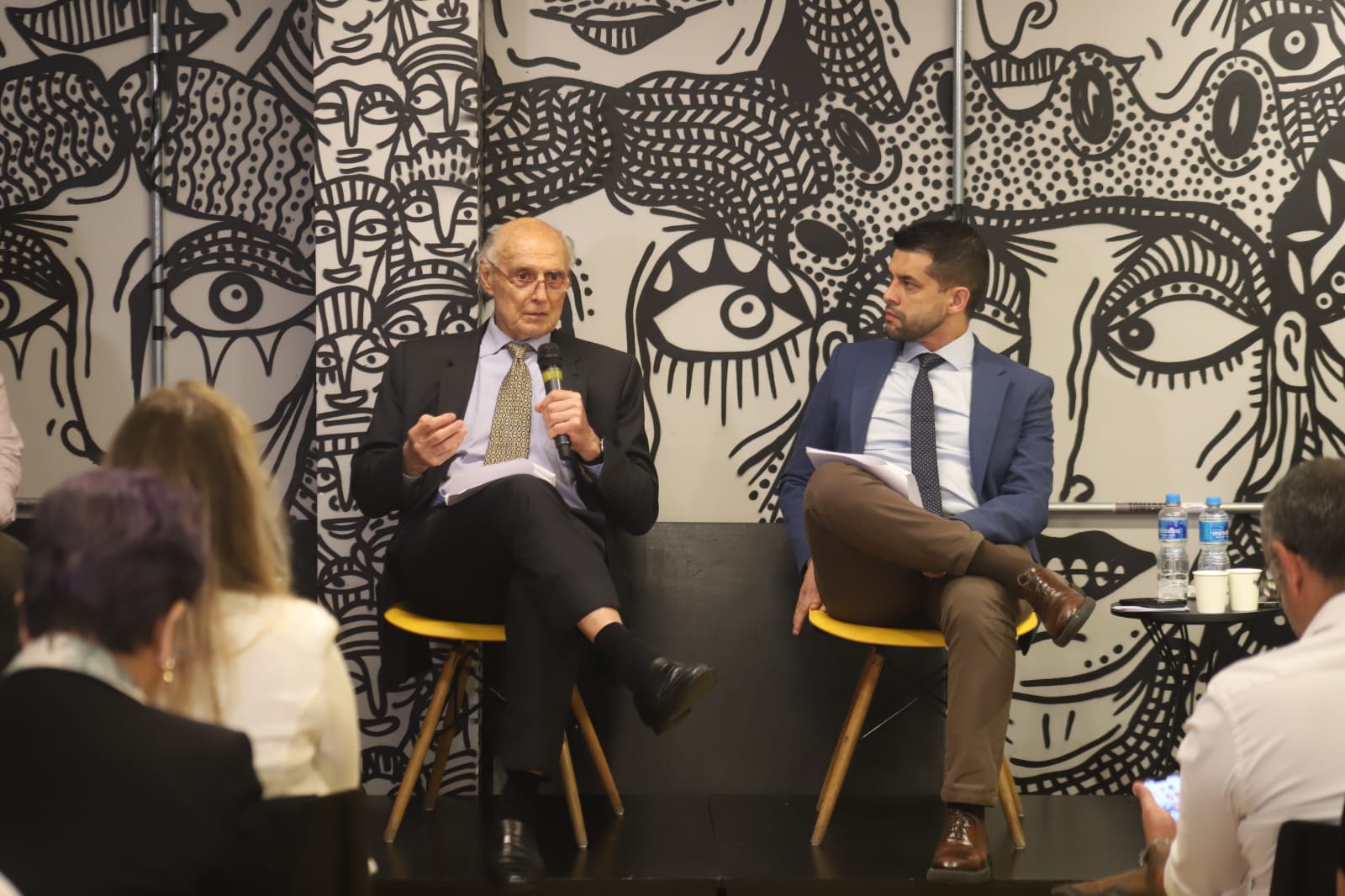 Deputados Eduardo Suplicy e Caio Fran�a<a style='float:right;color:#ccc' href='https://www3.al.sp.gov.br/repositorio/noticia/N-12-2025/fg358281.jpeg' target=_blank><i class='bi bi-zoom-in'></i> Clique para ver a imagem </a>