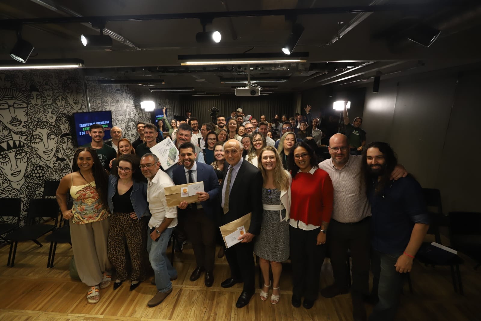 8 projetos foram contemplados<a style='float:right;color:#ccc' href='https://www3.al.sp.gov.br/repositorio/noticia/N-12-2025/fg358282.jpeg' target=_blank><i class='bi bi-zoom-in'></i> Clique para ver a imagem </a>