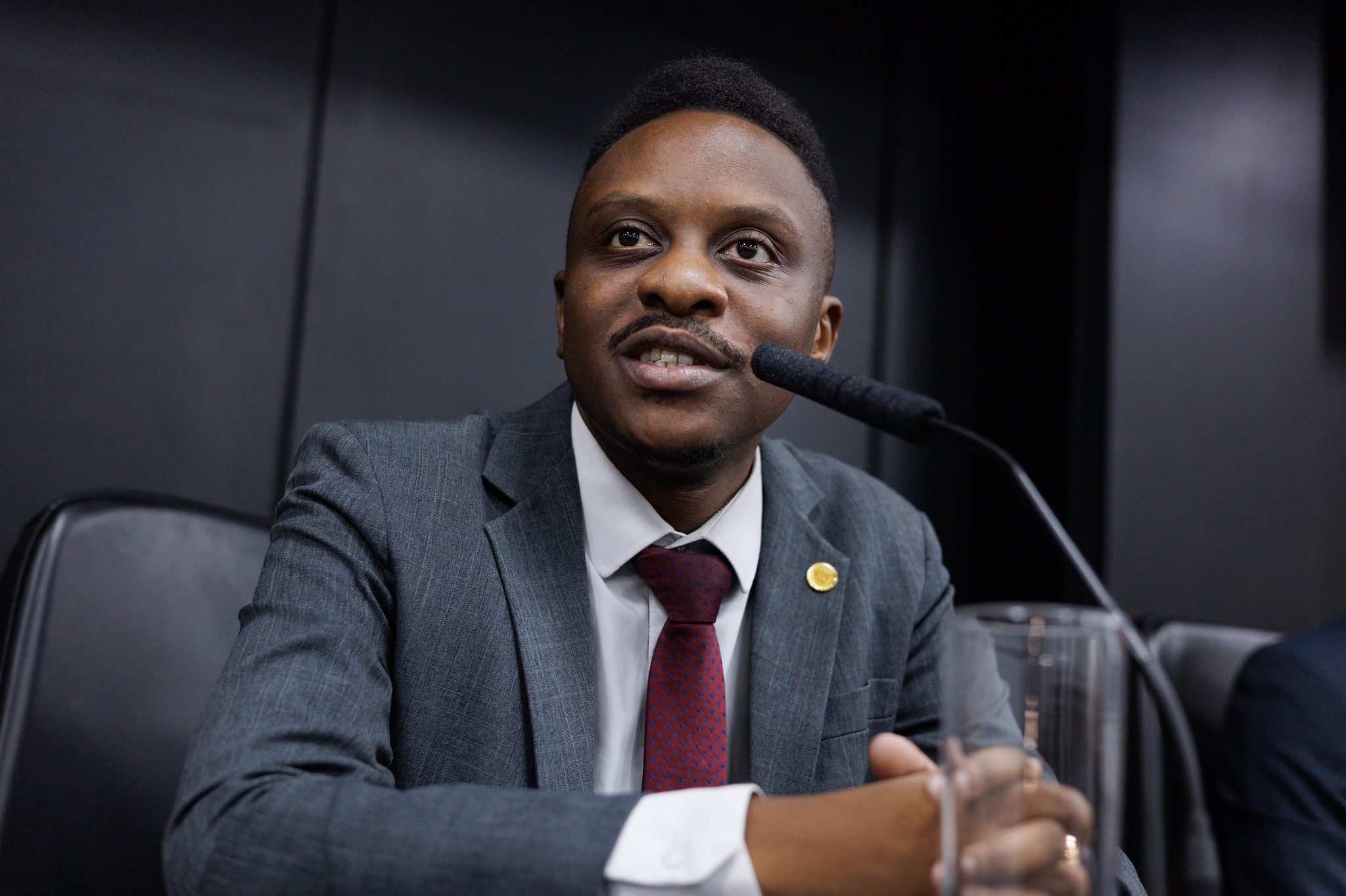 Guto Zacarias: conhecimento muda realidades<a style='float:right;color:#ccc' href='https://www3.al.sp.gov.br/repositorio/noticia/N-12-2025/fg358340.jpg' target=_blank><i class='bi bi-zoom-in'></i> Clique para ver a imagem </a>