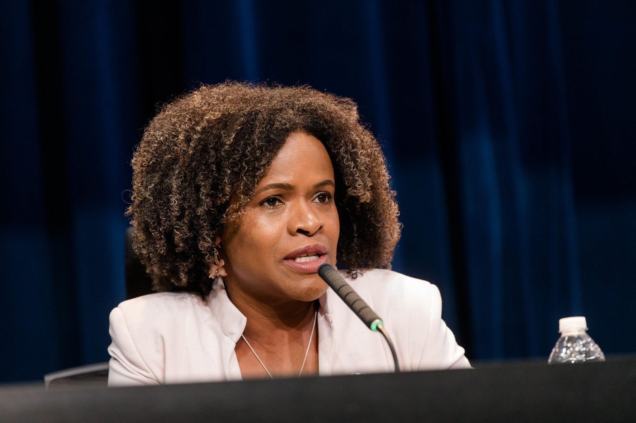 Helena Reis tamb�m foi homenageada<a style='float:right;color:#ccc' href='https://www3.al.sp.gov.br/repositorio/noticia/N-12-2025/fg358348.jpg' target=_blank><i class='bi bi-zoom-in'></i> Clique para ver a imagem </a>