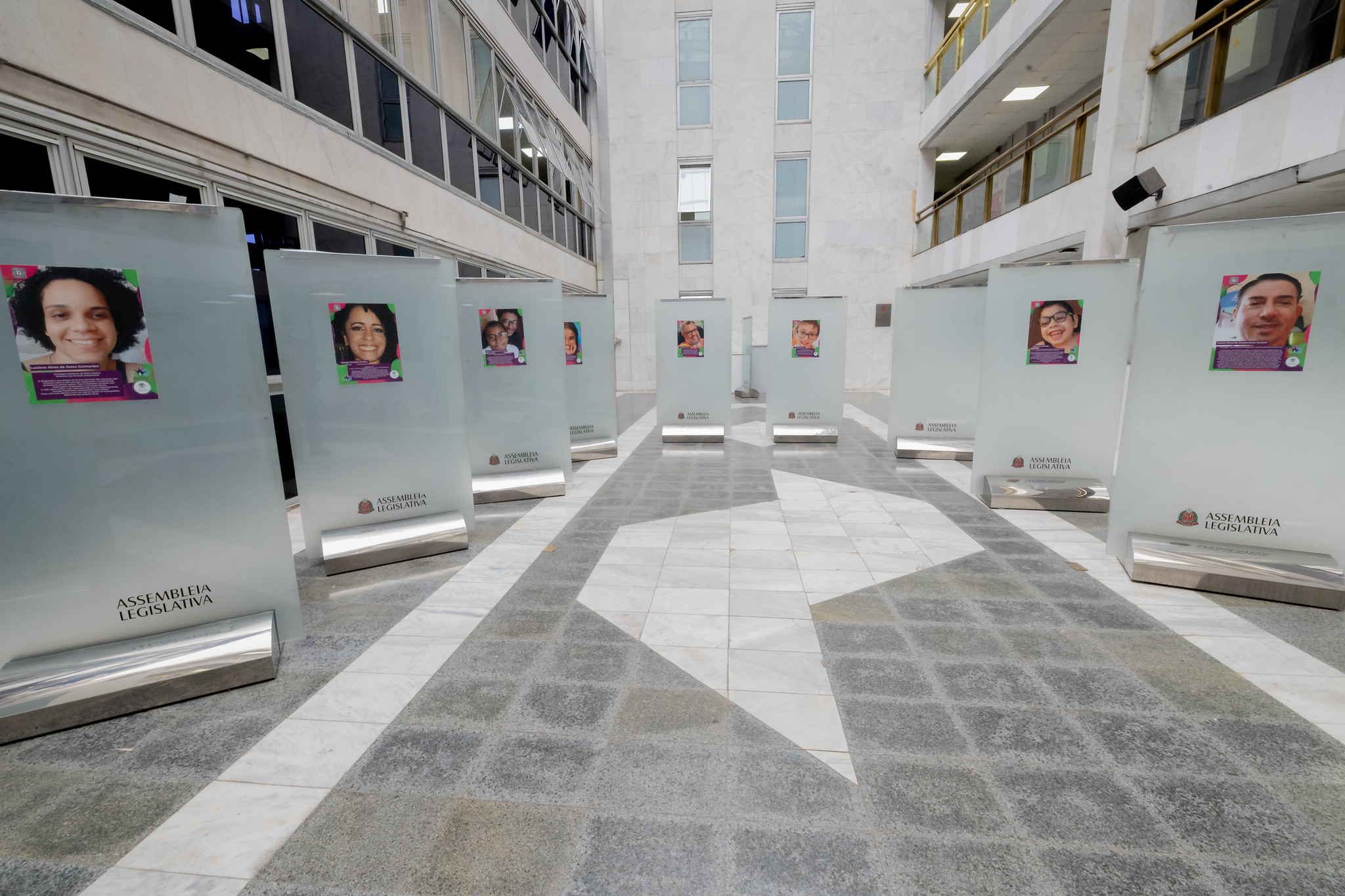 Exposi��o acontece no Espa�o Cultural V Centen�rio<a style='float:right;color:#ccc' href='https://www3.al.sp.gov.br/repositorio/noticia/N-12-2025/fg358467.jpg' target=_blank><i class='bi bi-zoom-in'></i> Clique para ver a imagem </a>