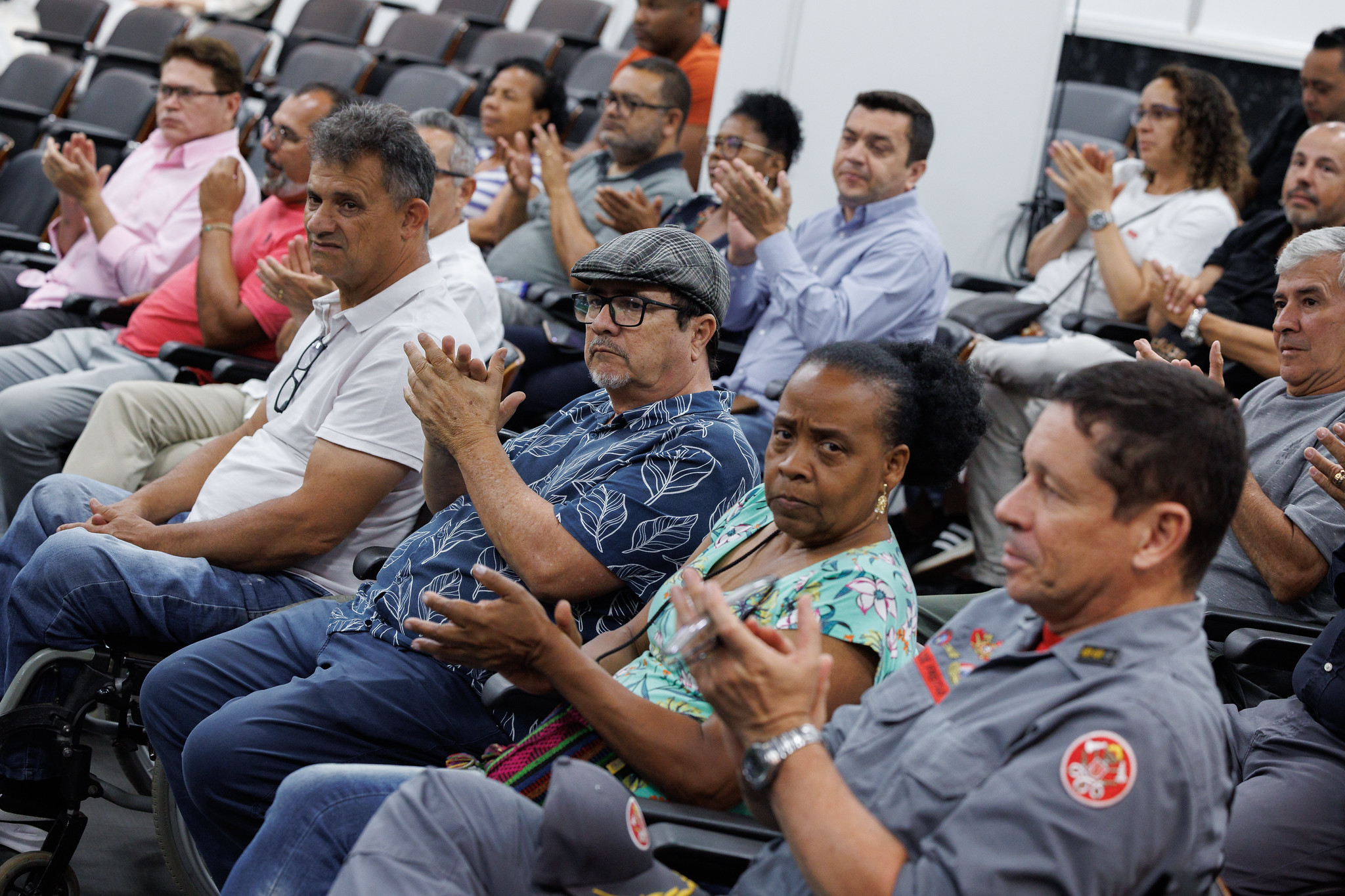 Propriet�rios defenderam esta��es de recargas<a style='float:right;color:#ccc' href='https://www3.al.sp.gov.br/repositorio/noticia/N-12-2025/fg358481.jpg' target=_blank><i class='bi bi-zoom-in'></i> Clique para ver a imagem </a>