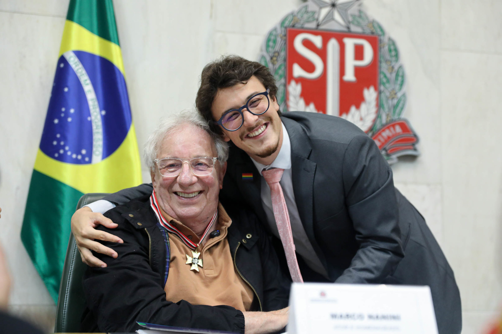 Cortez e Nanini durante Sess�o Solene<a style='float:right;color:#ccc' href='https://www3.al.sp.gov.br/repositorio/noticia/N-12-2025/fg358503.jpg' target=_blank><i class='bi bi-zoom-in'></i> Clique para ver a imagem </a>