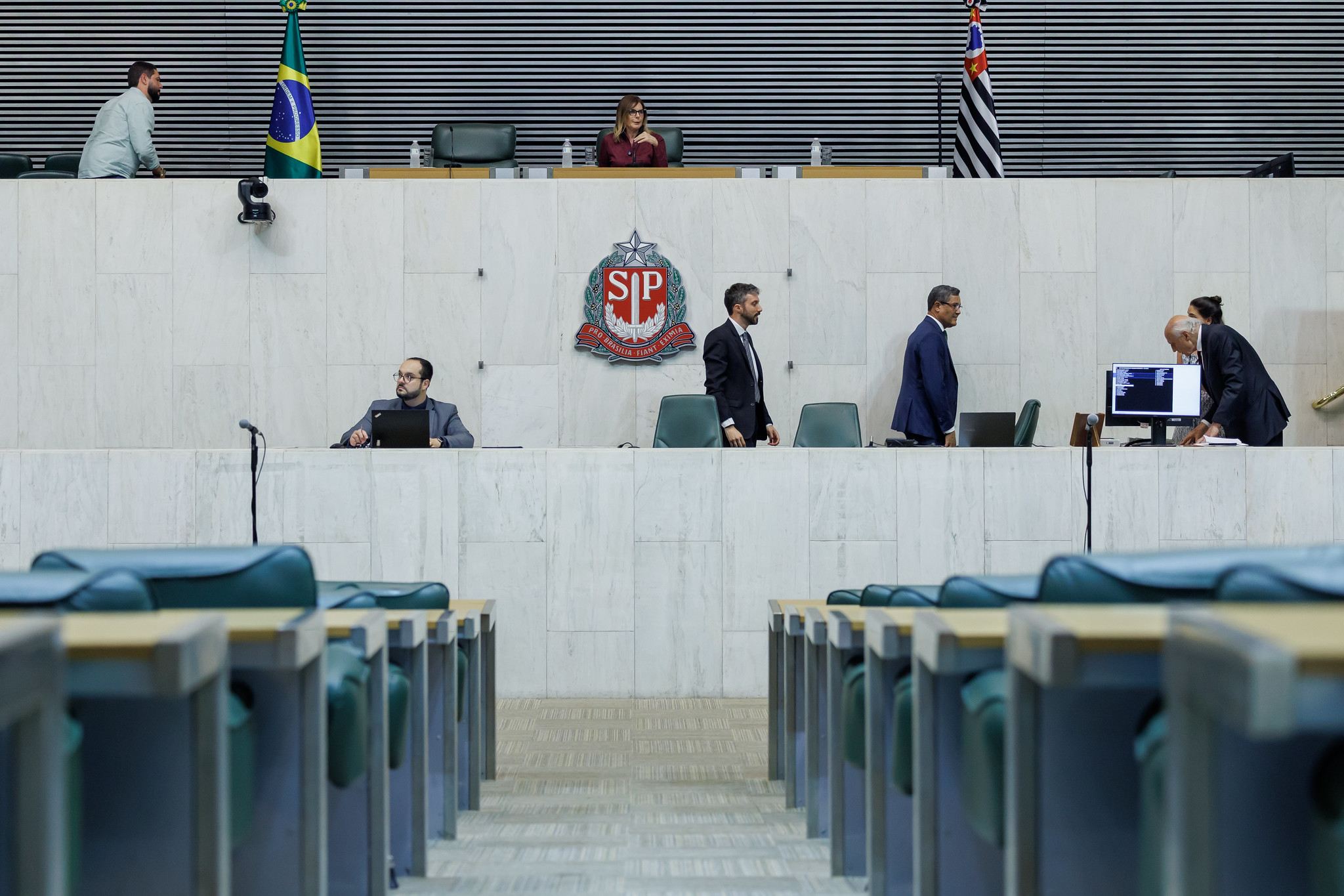  185� Sess�o Ordin�ria<a style='float:right;color:#ccc' href='https://www3.al.sp.gov.br/repositorio/noticia/N-12-2025/fg358679.jpg' target=_blank><i class='bi bi-zoom-in'></i> Clique para ver a imagem </a>