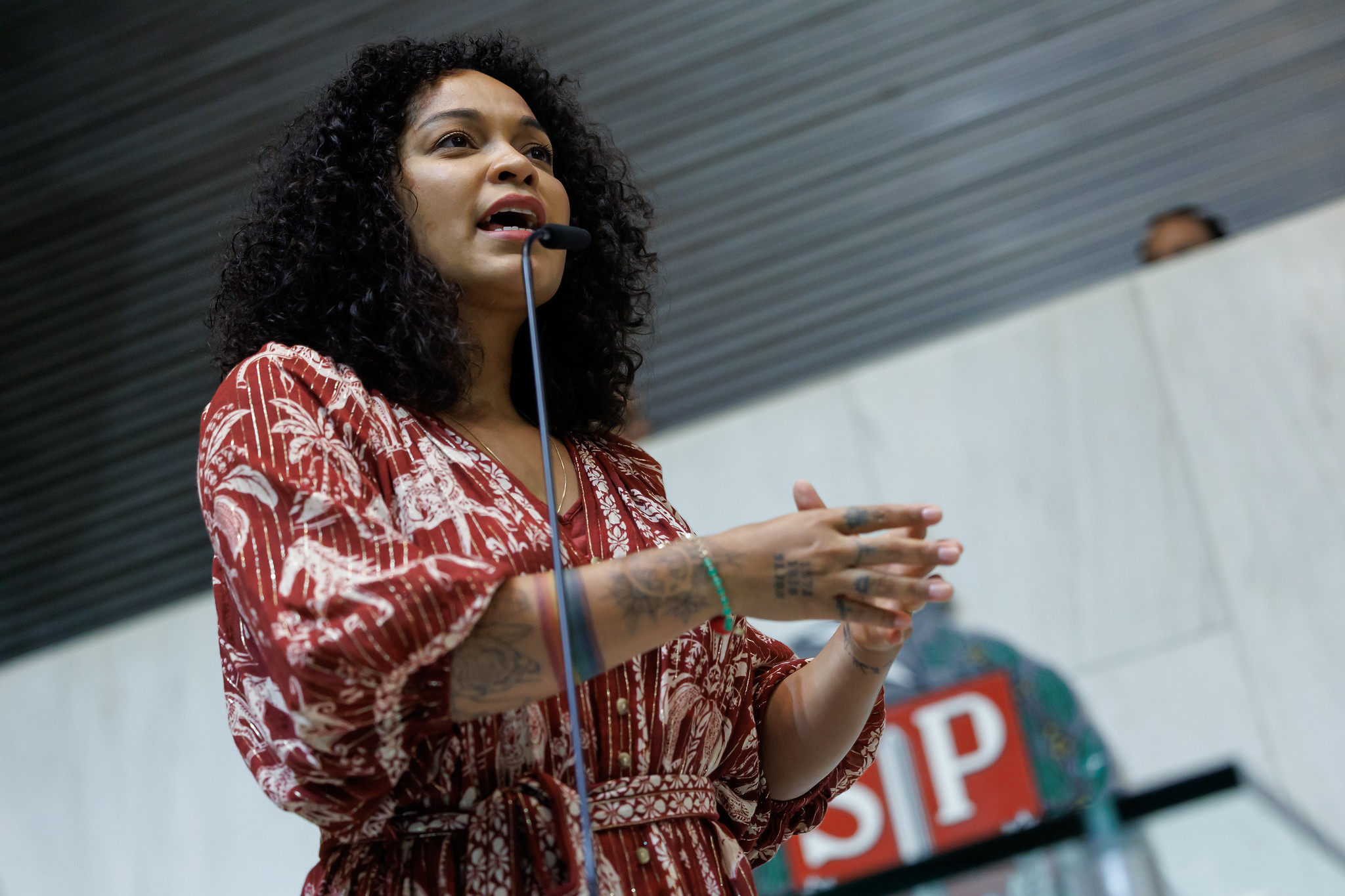 Deputada Thainara Faria<a style='float:right;color:#ccc' href='https://www3.al.sp.gov.br/repositorio/noticia/N-12-2025/fg358684.jpg' target=_blank><i class='bi bi-zoom-in'></i> Clique para ver a imagem </a>