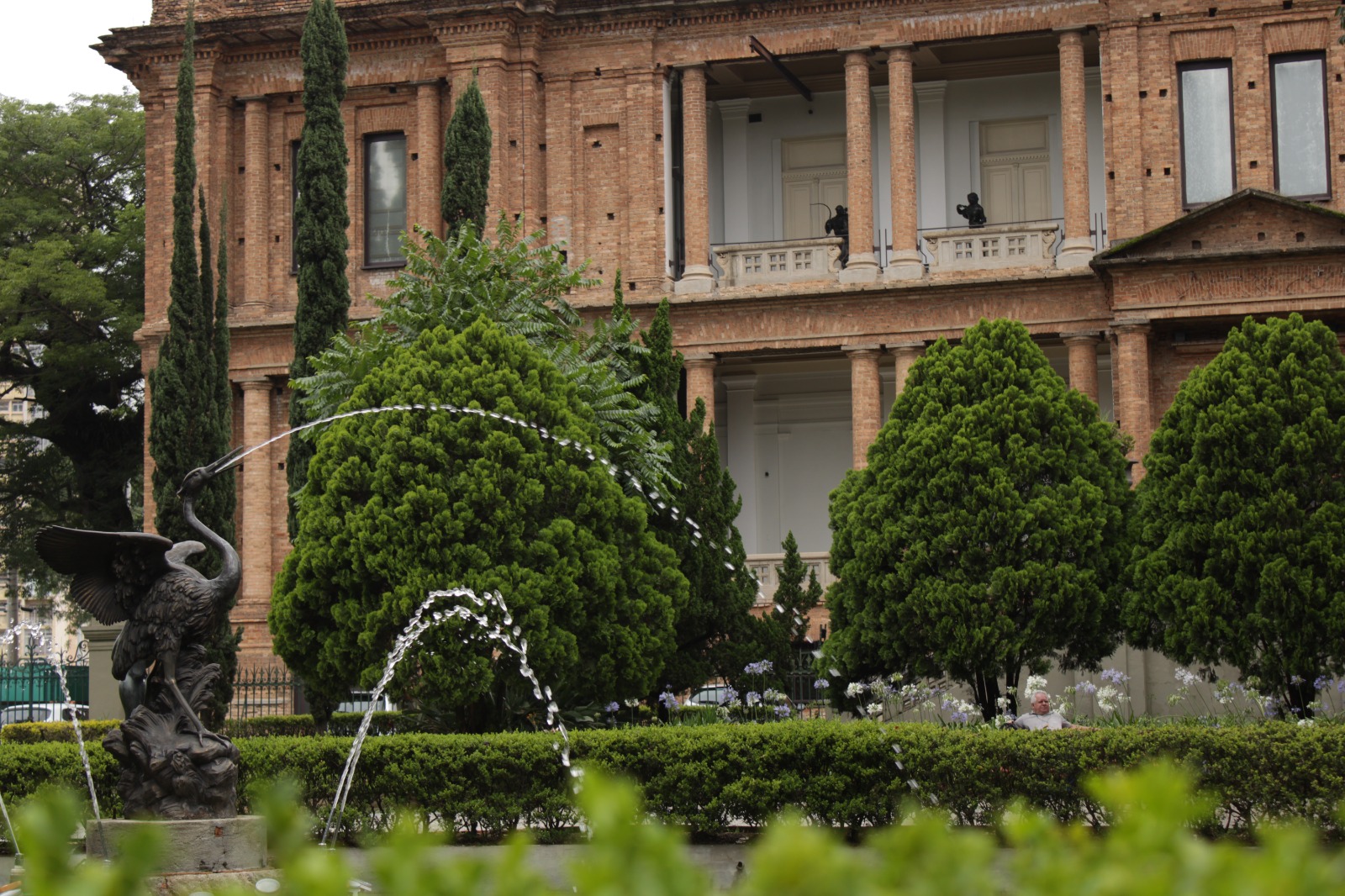 Fachada lateral da Pina Luz<a style='float:right' href='https://www3.al.sp.gov.br/repositorio/noticia/N-12-2025/fg358939.jpeg' target=_blank><img src='/_img/material-file-download-white.png' width='14px' alt='Clique para baixar a imagem'></a>