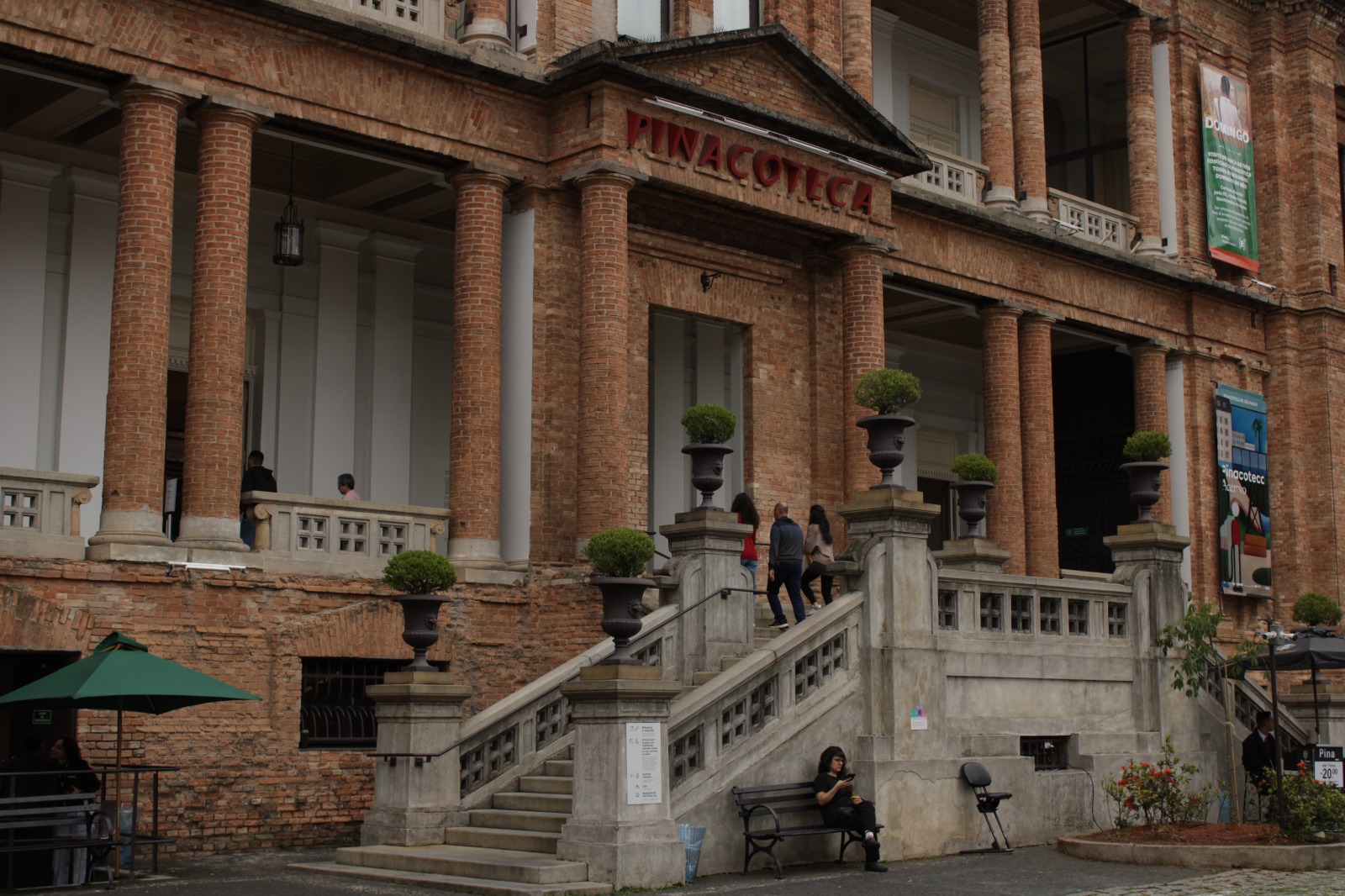 Fachada Pina Luz <a style='float:right' href='https://www3.al.sp.gov.br/repositorio/noticia/N-12-2025/fg358940.jpeg' target=_blank><img src='/_img/material-file-download-white.png' width='14px' alt='Clique para baixar a imagem'></a>