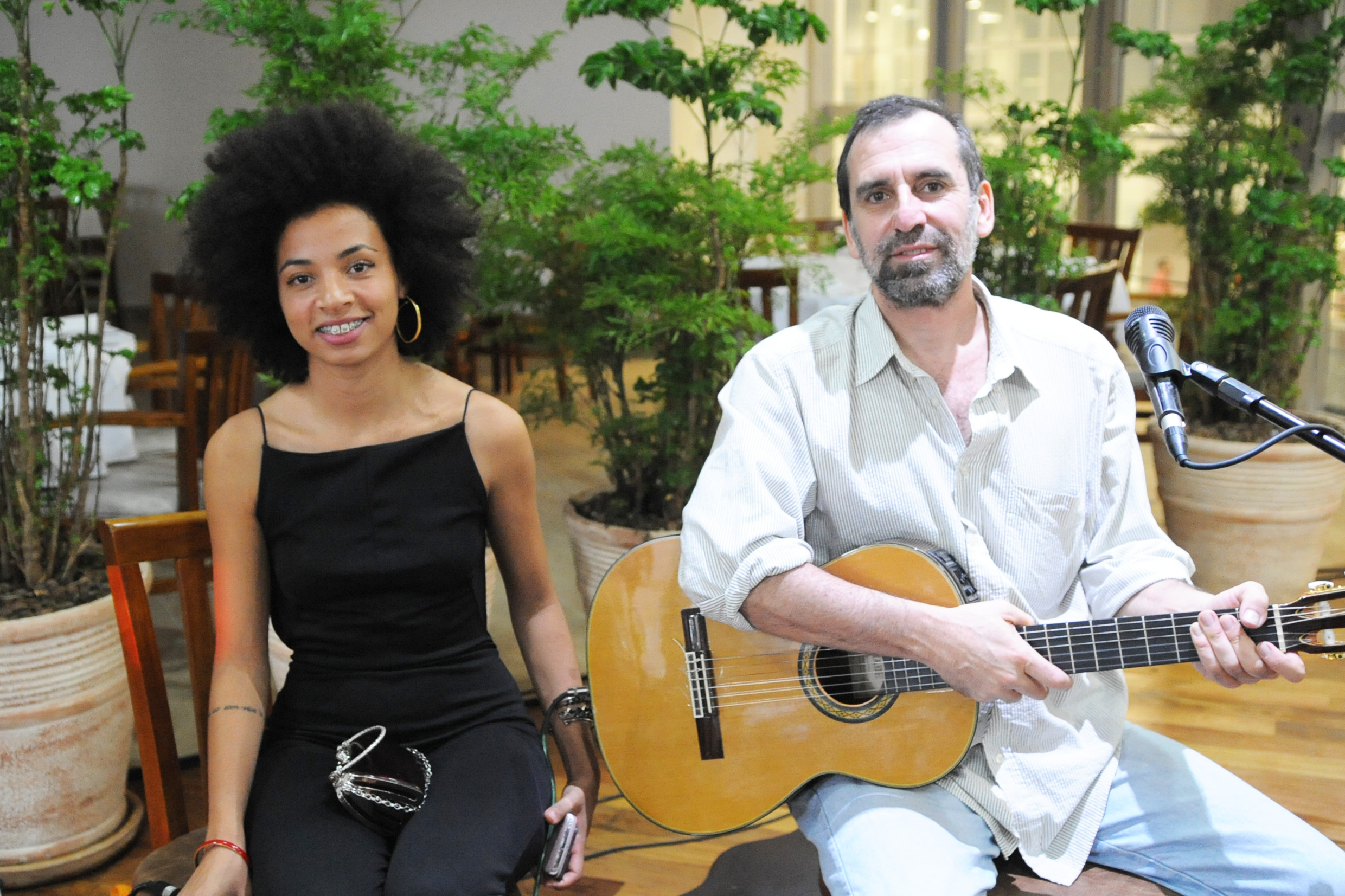 Aline Nascimento e Andr Bedur no Quinta Musical<a style='float:right;color:#ccc' href='https://www3.al.sp.gov.br/repositorio/noticia/R-04-2016/fg188252.jpg' target=_blank><i class='bi bi-zoom-in'></i> Clique para ver a imagem </a>