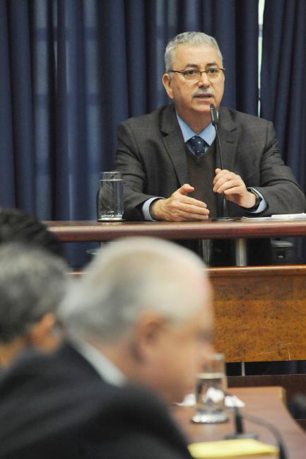 Chico Sardelli eleito presidente da CPI  <a style='float:right;color:#ccc' href='https://www3.al.sp.gov.br/repositorio/noticia/R-06-2015/fg171332.jpg' target=_blank><i class='bi bi-zoom-in'></i> Clique para ver a imagem </a>