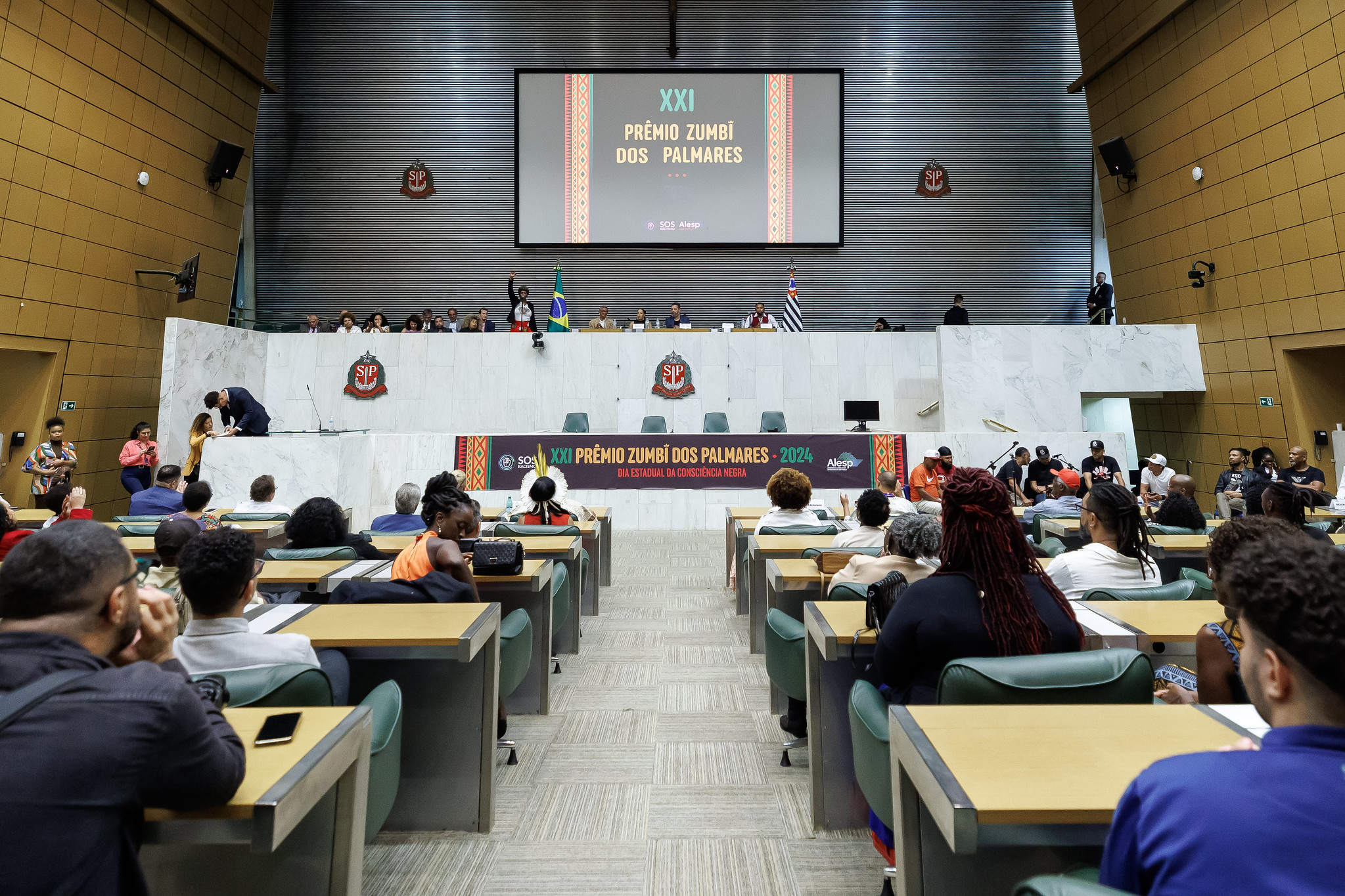 Prêmio Zumbi dos Palmares 2024: conquista<a style='float:right' href='https://www3.al.sp.gov.br/repositorio/noticia/X-10-2025/fg354034.jpg' target=_blank><img src='/_img/material-file-download-white.png' width='14px' alt='Clique para baixar a imagem'></a>