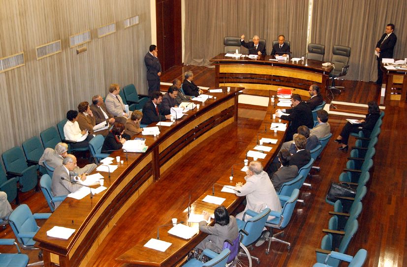 Reunio debate criao de tribunal em Campinas <a style='float:right;color:#ccc' href='https://www3.al.sp.gov.br/repositorio/noticia/hist/CCJa41103.jpg' target=_blank><i class='bi bi-zoom-in'></i> Clique para ver a imagem </a>