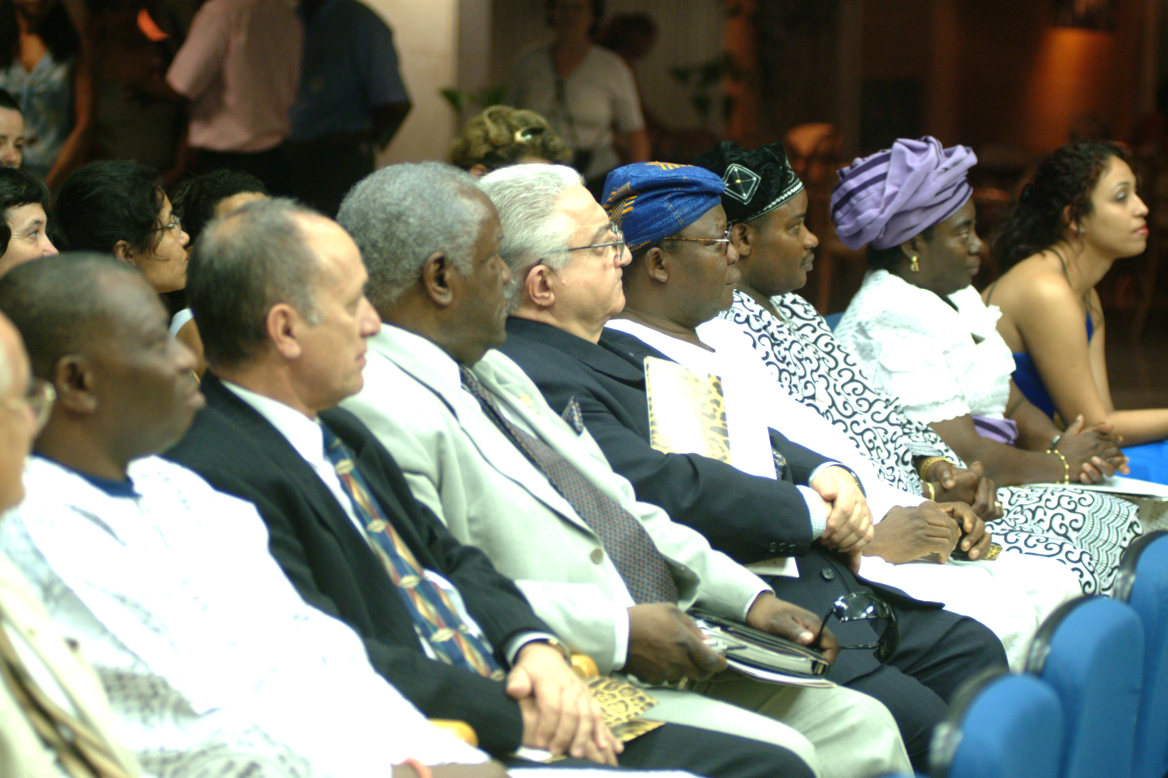 Participaram do seminrio  representantes de diversas entidades como a Fundao Cultural Palmares, Instituto do Negro Padre Batista, Instituto Cultural Adimula, Pastoral Afro Arquidiocese de So Paulo<a style='float:right;color:#ccc' href='https://www3.al.sp.gov.br/repositorio/noticia/hist/afropubl2.jpg' target=_blank><i class='bi bi-zoom-in'></i> Clique para ver a imagem </a>