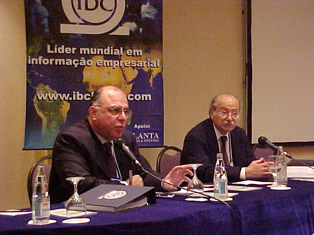 Deputado Arnaldo Jardim (  esquerda) participa do congresso Fontes Alternativas de Energia<a style='float:right;color:#ccc' href='https://www3.al.sp.gov.br/repositorio/noticia/hist/ajardinproinfa.jpg' target=_blank><i class='bi bi-zoom-in'></i> Clique para ver a imagem </a>