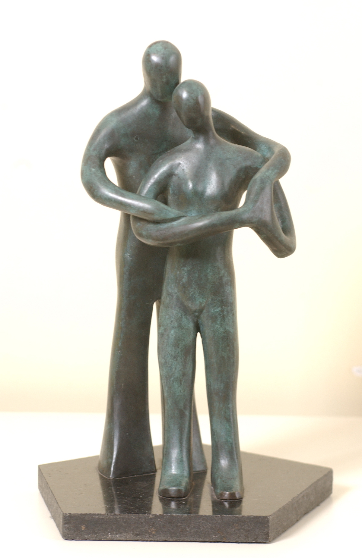 Escultura em bronze Enamorados<a style='float:right;color:#ccc' href='https://www3.al.sp.gov.br/repositorio/noticia/hist/enamorados03.jpg' target=_blank><i class='bi bi-zoom-in'></i> Clique para ver a imagem </a>