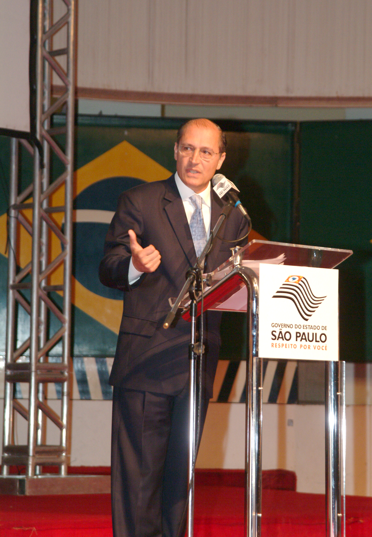 Governador Geraldo Alckmin <a style='float:right;color:#ccc' href='https://www3.al.sp.gov.br/repositorio/noticia/hist/palaciogov2.jpg' target=_blank><i class='bi bi-zoom-in'></i> Clique para ver a imagem </a>