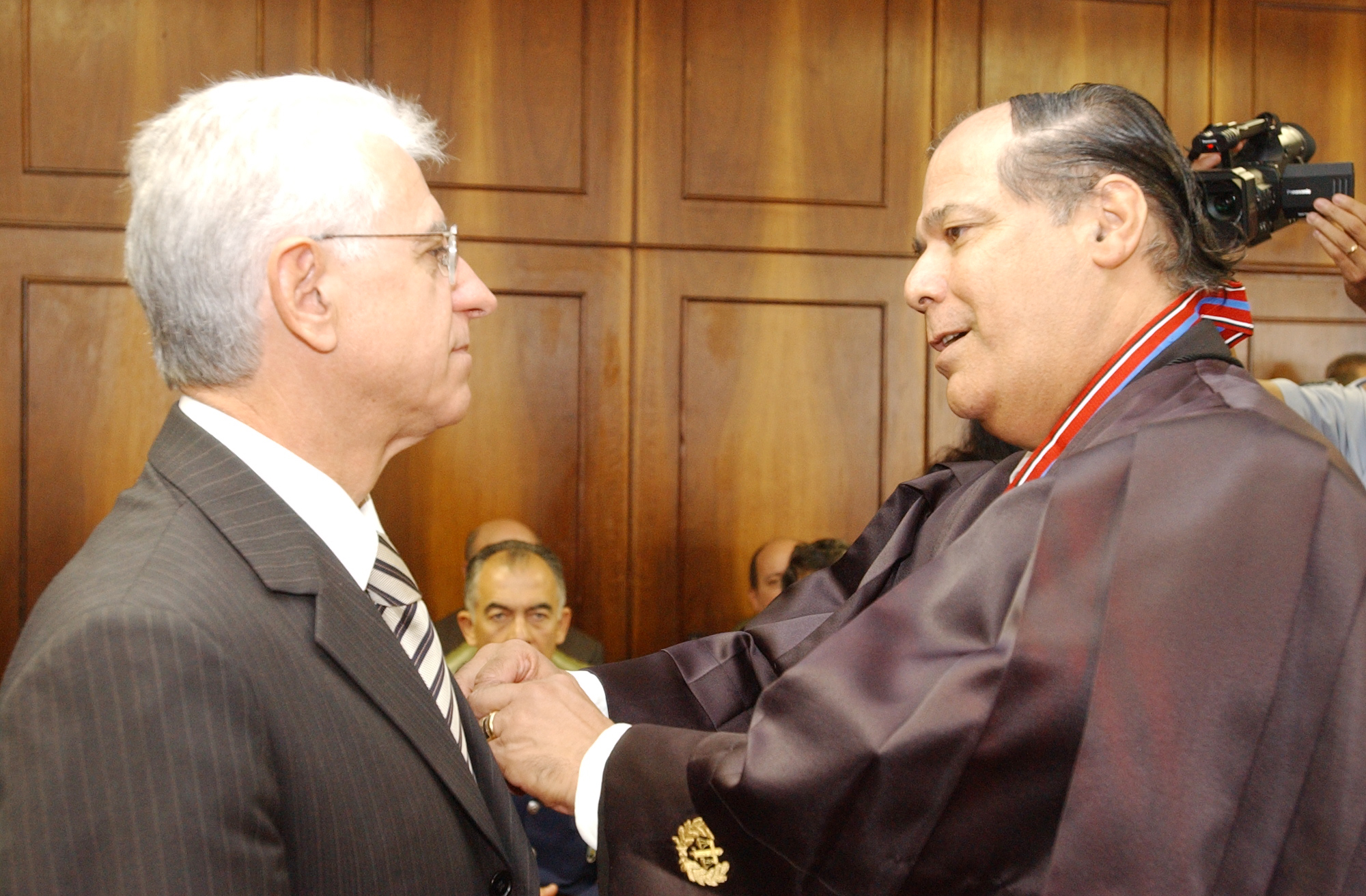 Deputado Sidney Beraldo, presidente da Assemblia Legislativa recebe Medalha do Mrito Judicirio Militar Paulista<a style='float:right;color:#ccc' href='https://www3.al.sp.gov.br/repositorio/noticia/hist/tjmA2302.jpg' target=_blank><i class='bi bi-zoom-in'></i> Clique para ver a imagem </a>