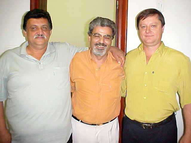 Deputado Pedro Tobias (ao centro) participa do 1 Encontro Municipal do PSDB no municpio de Itapu<a style='float:right;color:#ccc' href='https://www3.al.sp.gov.br/repositorio/noticia/hist/tobiasitapui.jpg' target=_blank><i class='bi bi-zoom-in'></i> Clique para ver a imagem </a>